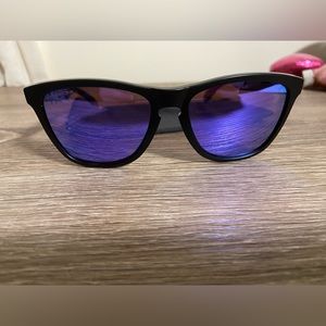 Women’s Oakley sunglasses